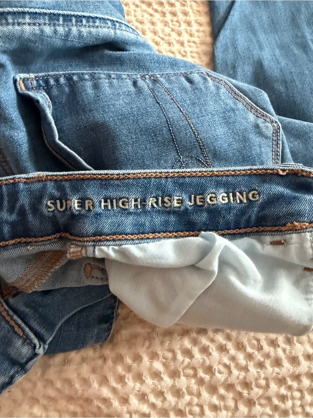 American Eagle Outfitters Super High Rise Jegging - Picture 2 of 2